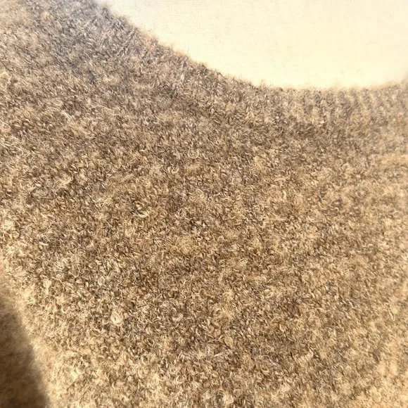 Willow & Clay S EUC Oversized TAUPE Cozy Sweater - Picture 4 of 7